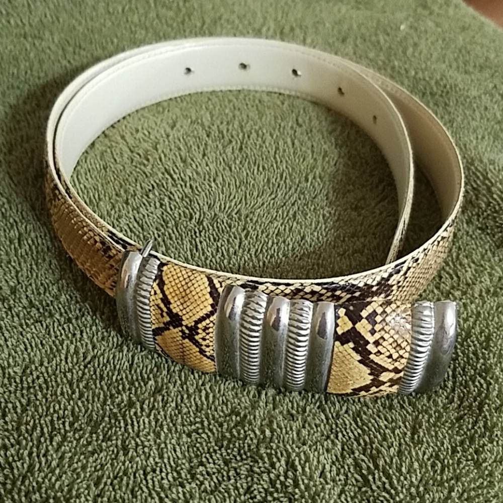 Womens Genuine snakeskin belt, size M